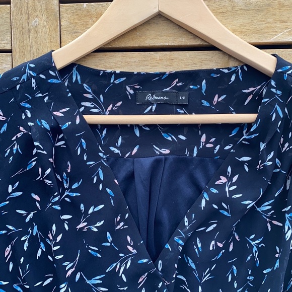 Dress - Picture 4 of 6